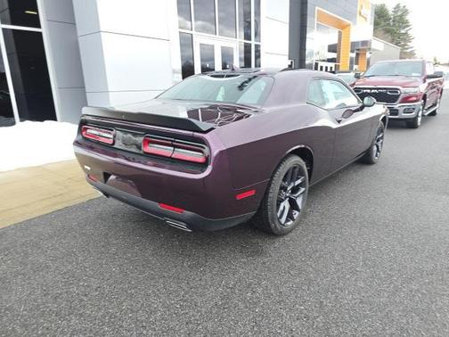 2022 Dodge Challenger SXT