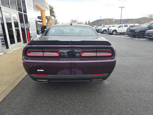 2022 Dodge Challenger SXT