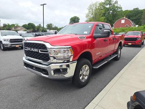 2024 RAM 2500 Big Horn Crew Cab 4x4 6'4' Box