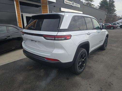 2026 Jeep Grand Cherokee Altitude