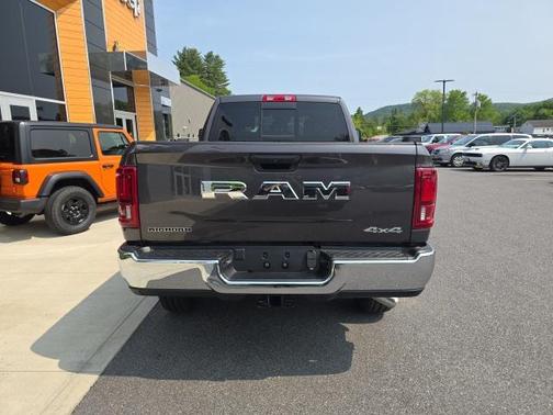 2025 RAM 2500 Big Horn Crew Cab 4x4 6'4' Box