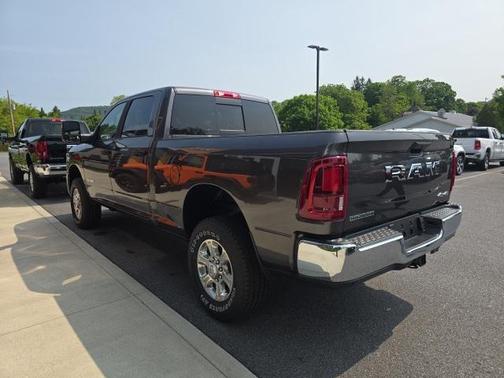2025 RAM 2500 Big Horn Crew Cab 4x4 6'4' Box