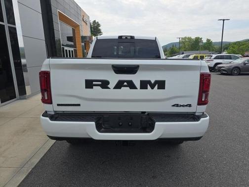 2025 RAM 2500 Big Horn Crew Cab 4x4 6'4' Box