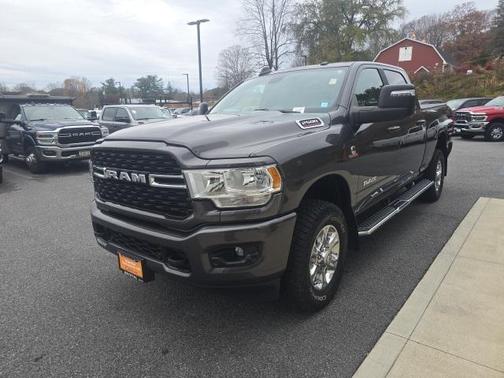 2023 RAM 2500 Big Horn Crew Cab 4x4 6'4' Box