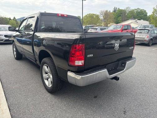 Diamond Black Crystal Pearlcoat 2023 RAM 1500 Classic SLT