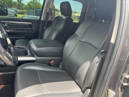 2018 RAM 2500 Laramie Crew Cab 4x4 6'4' Box