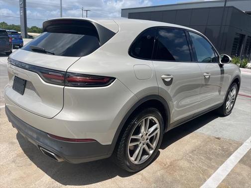 2021 Porsche Cayenne Base