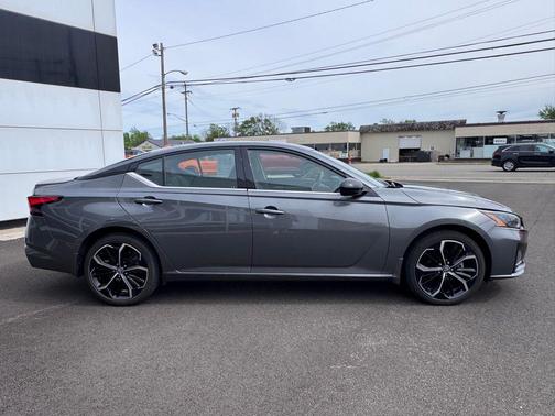 Gun Metallic 2024 Nissan Altima SR Intelligent AWD