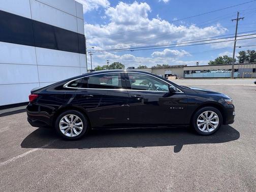 Mosaic Black Metallic 2023 Chevrolet Malibu FWD 1LT