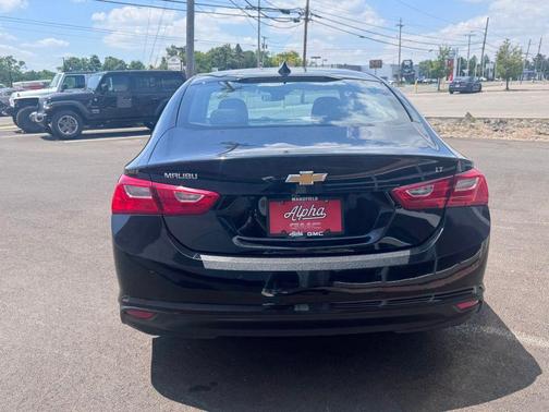 Mosaic Black Metallic 2023 Chevrolet Malibu FWD 1LT