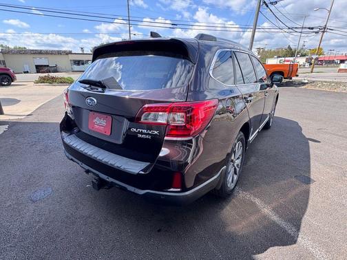 Venetian Red Pearl 2017 Subaru Outback 3.6R Touring