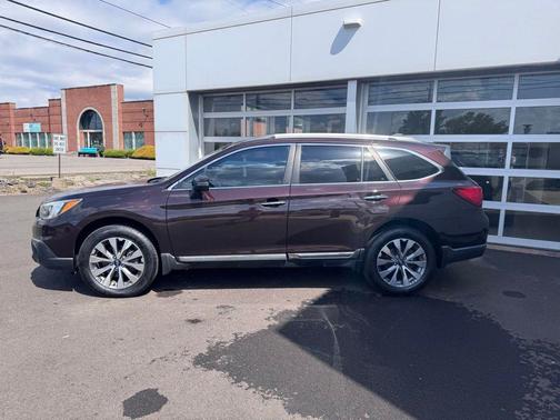 Venetian Red Pearl 2017 Subaru Outback 3.6R Touring