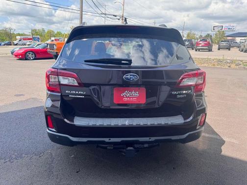 Venetian Red Pearl 2017 Subaru Outback 3.6R Touring