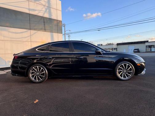 2021 Hyundai SONATA Limited