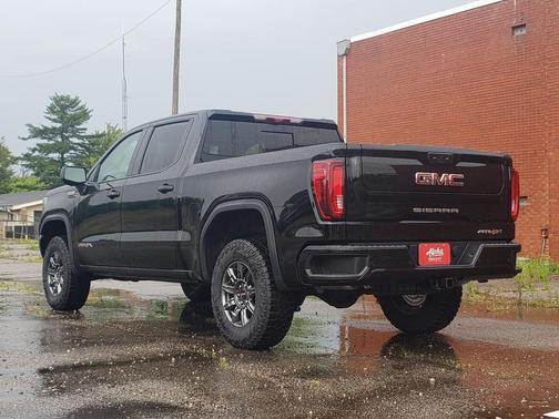 2024 GMC Sierra 1500 AT4X