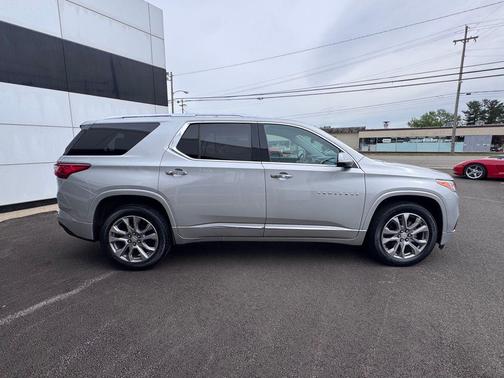 Silver Ice Metallic 2021 Chevrolet Traverse Premier