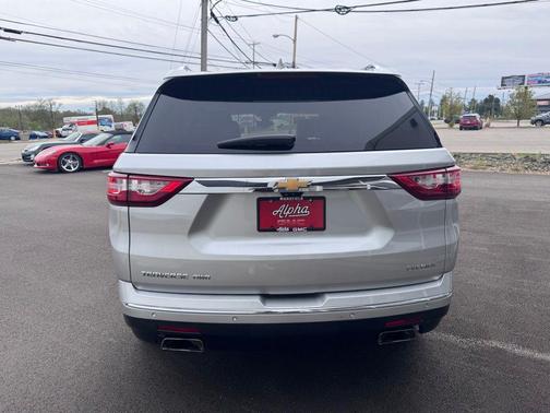 Silver Ice Metallic 2021 Chevrolet Traverse Premier