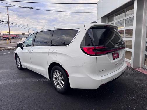 2025 Chrysler Pacifica L