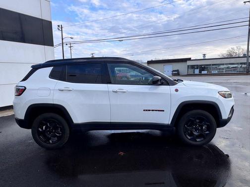 2023 Jeep Compass Trailhawk