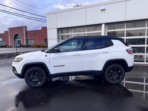 2023 Jeep Compass Trailhawk