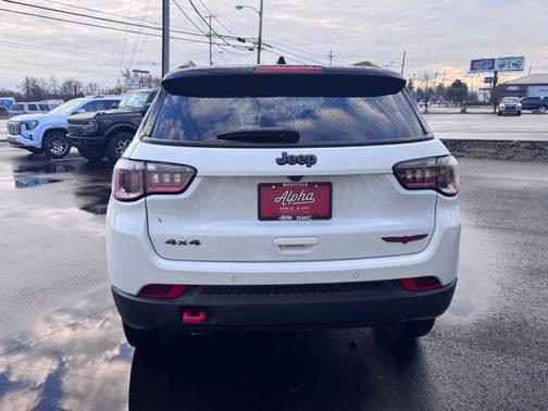 2023 Jeep Compass Trailhawk