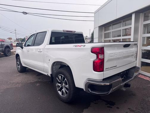 Summit White 2024 Chevrolet Silverado 1500 LT