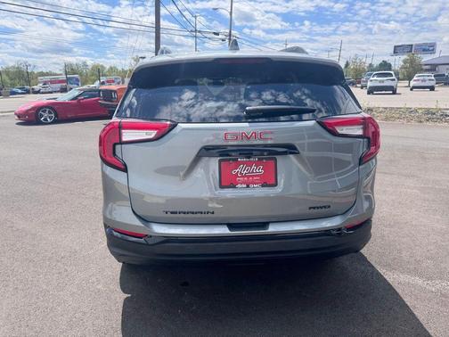 Sterling Metallic 2023 GMC Terrain SLE