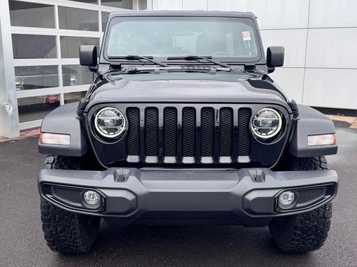 Black Clearcoat 2022 Jeep Wrangler Willys