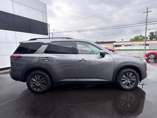 Gun Metallic 2022 Nissan Pathfinder SV 4WD