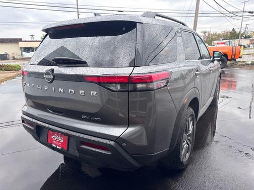 Gun Metallic 2022 Nissan Pathfinder SV 4WD