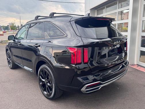 Ebony Black 2022 Kia Sorento SX