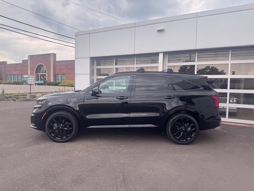 Ebony Black 2022 Kia Sorento SX