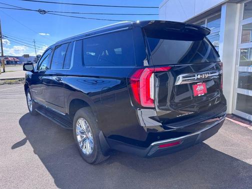 Onyx Black 2023 GMC Yukon XL SLT
