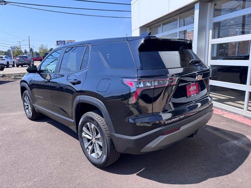Mosaic Black Metallic 2025 Chevrolet Equinox LT