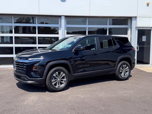 Mosaic Black Metallic 2025 Chevrolet Equinox LT