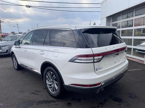 Pristine White Metallic Tri-Coat 2023 Lincoln Aviator Standard AWD