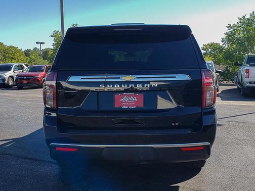 2023 Chevrolet Suburban LT