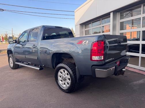 Stealth Gray Metallic 2014 GMC Sierra 2500 SLT