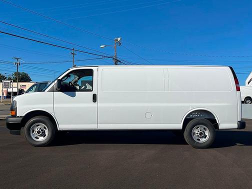 2025 GMC Savana 2500 RWD 3500 Extended Wheelbase Work Van