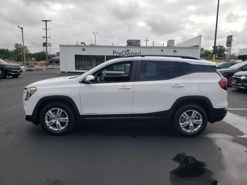 2022 GMC Terrain SLE