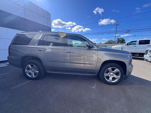 Pepperdust Metallic 2019 Chevrolet Tahoe LT