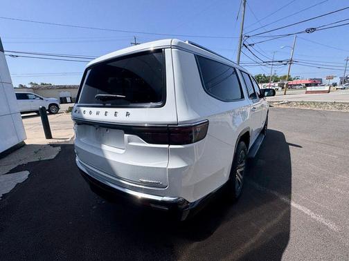 Bright White Clearcoat 2023 Jeep Wagoneer L Series II 4x4