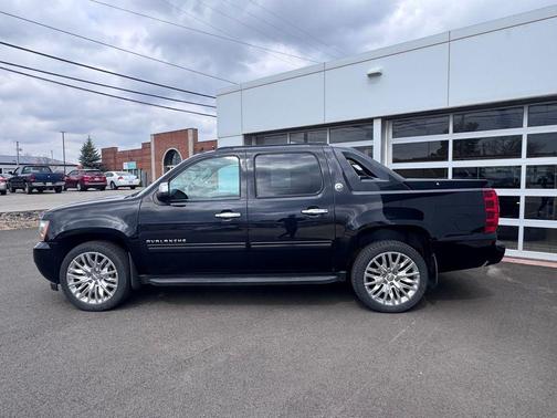 Black 2013 Chevrolet Avalanche LT
