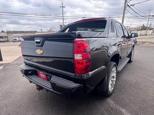 Black 2013 Chevrolet Avalanche LT