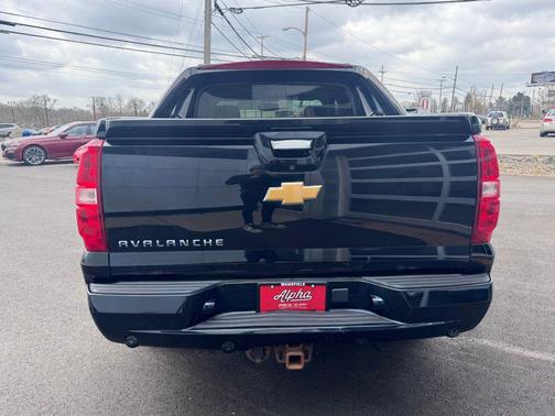 Black 2013 Chevrolet Avalanche LT