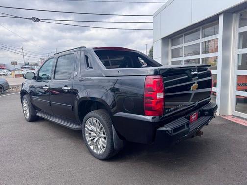 Black 2013 Chevrolet Avalanche LT