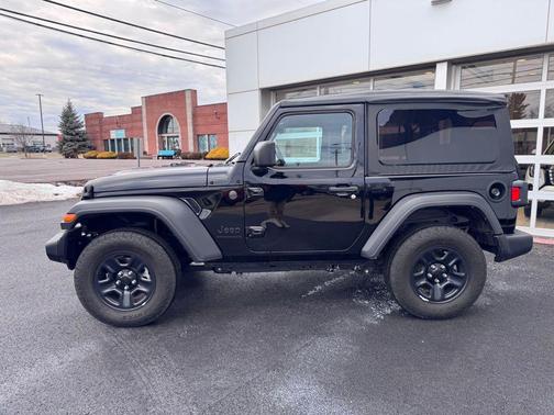 2025 Jeep Wrangler Sport