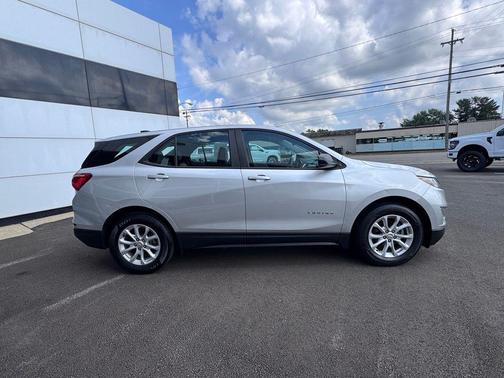 Silver Ice Metallic 2020 Chevrolet Equinox LS