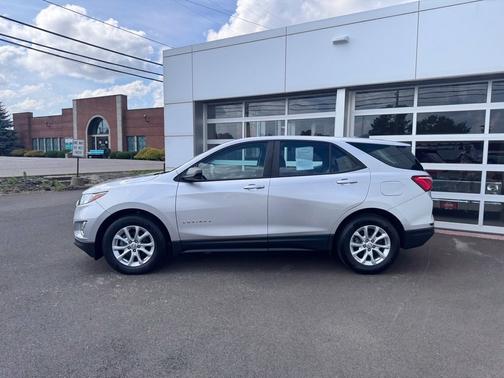Silver Ice Metallic 2020 Chevrolet Equinox LS