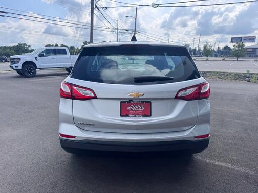 Silver Ice Metallic 2020 Chevrolet Equinox LS